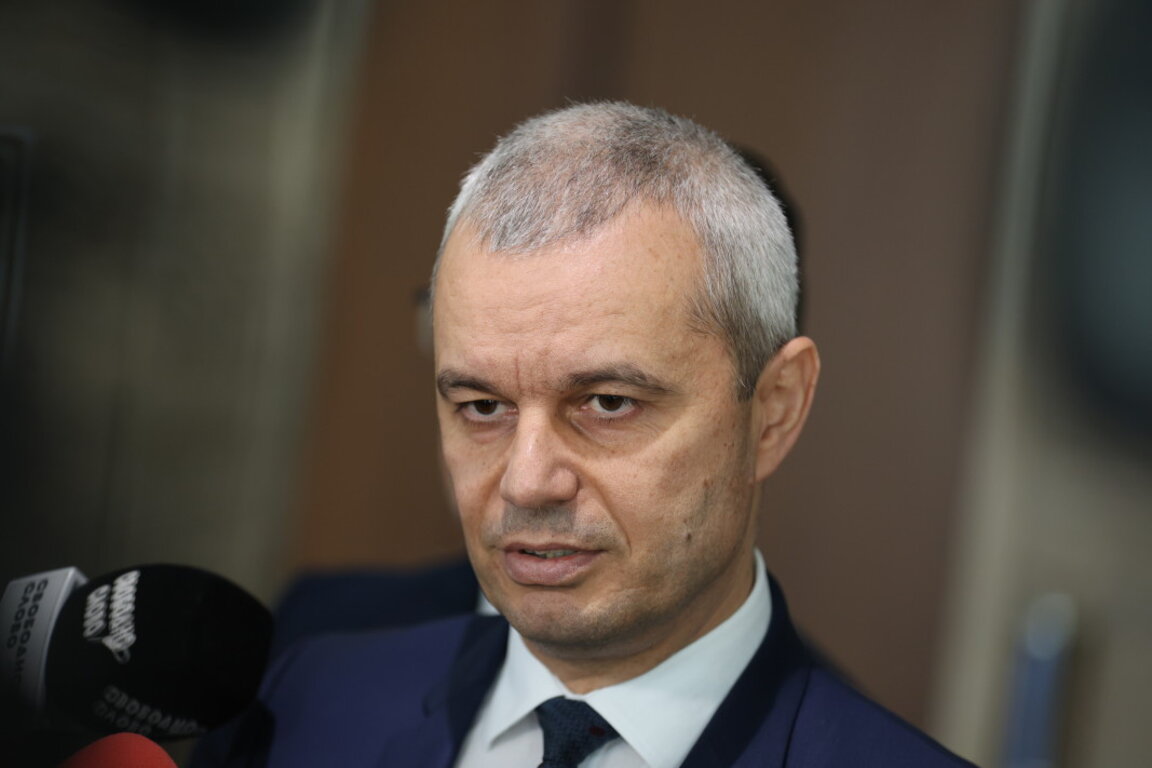 Костадинов: Радев да пита КС дали решението на Киселова за рефендума противоречи на Конституцията