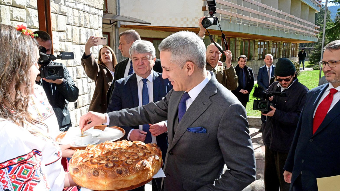 Министър-председателят Андрей Гюров на откриването на Седмицата на гората в Юндола