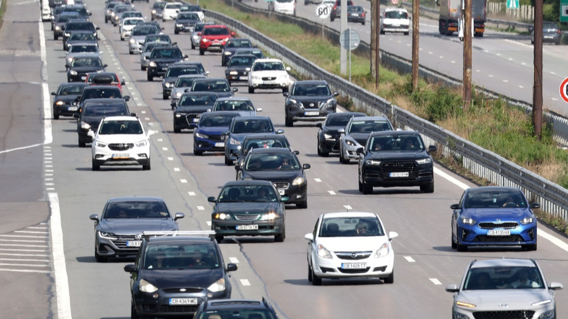  Tráfico fronterizo normal en Bulgaria a mediados de la semana 
