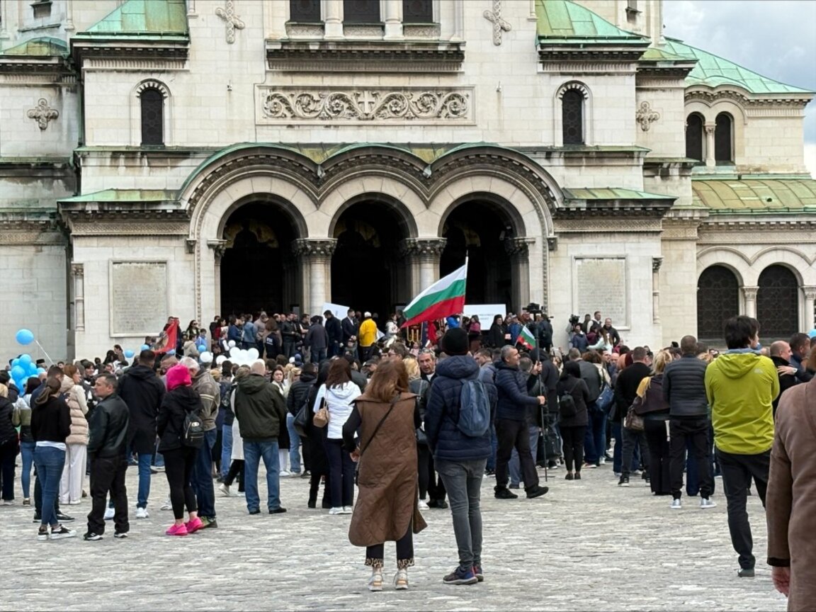 В София започна шествие под надслов "Религията като право на избор"
