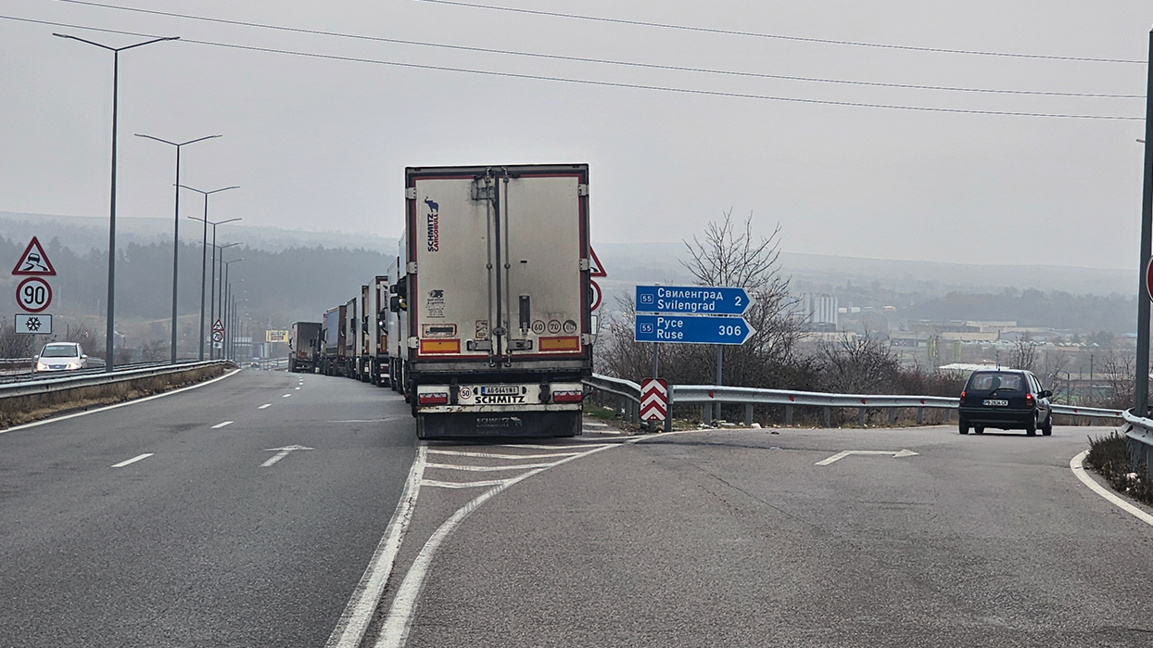 Heavy truck traffic towards Türkiye