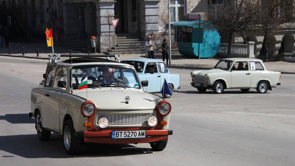 Peste 150 de Trabanturi au defilat pe străzile din Veliko Târnovo