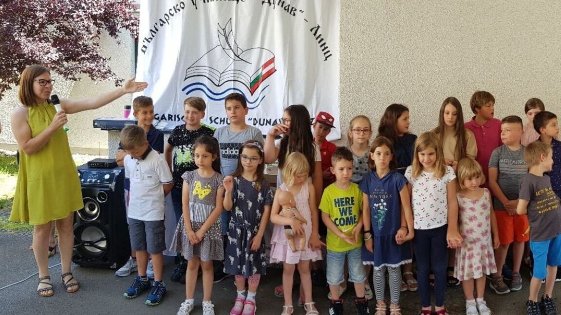 Durante 20 años la escuela Danubio guarda vivo el recuerdo de Bulgaria en los corazones de sus alumnos