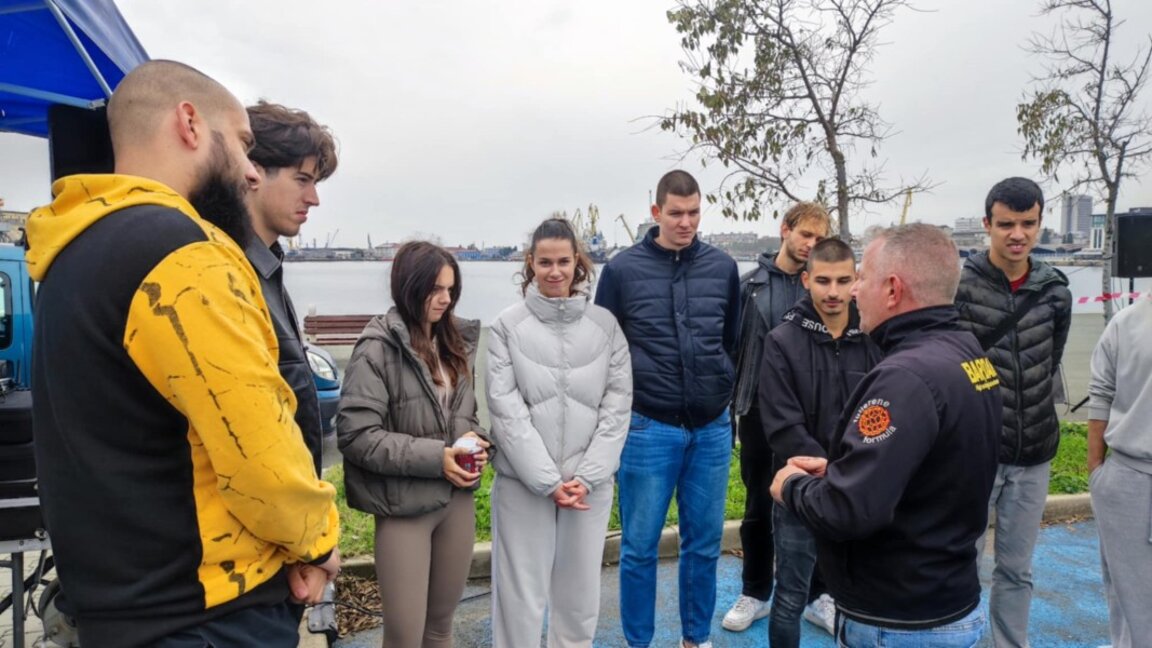 Състезание с послание за безопасно шофиране към младите водачи в Бургас (видео)