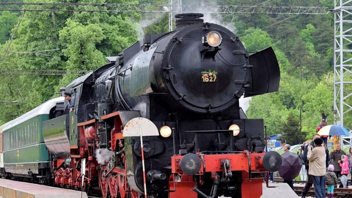 Los Ferrocarriles Estatales Búlgaros ofrecen un viaje festivo con Papá Noel