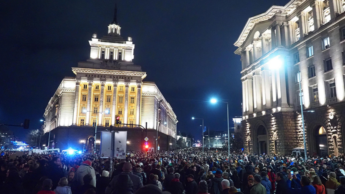 İktidar üçgeninde yaşanan gerginlik üzerine 2026 Bütçesi askıya alındı