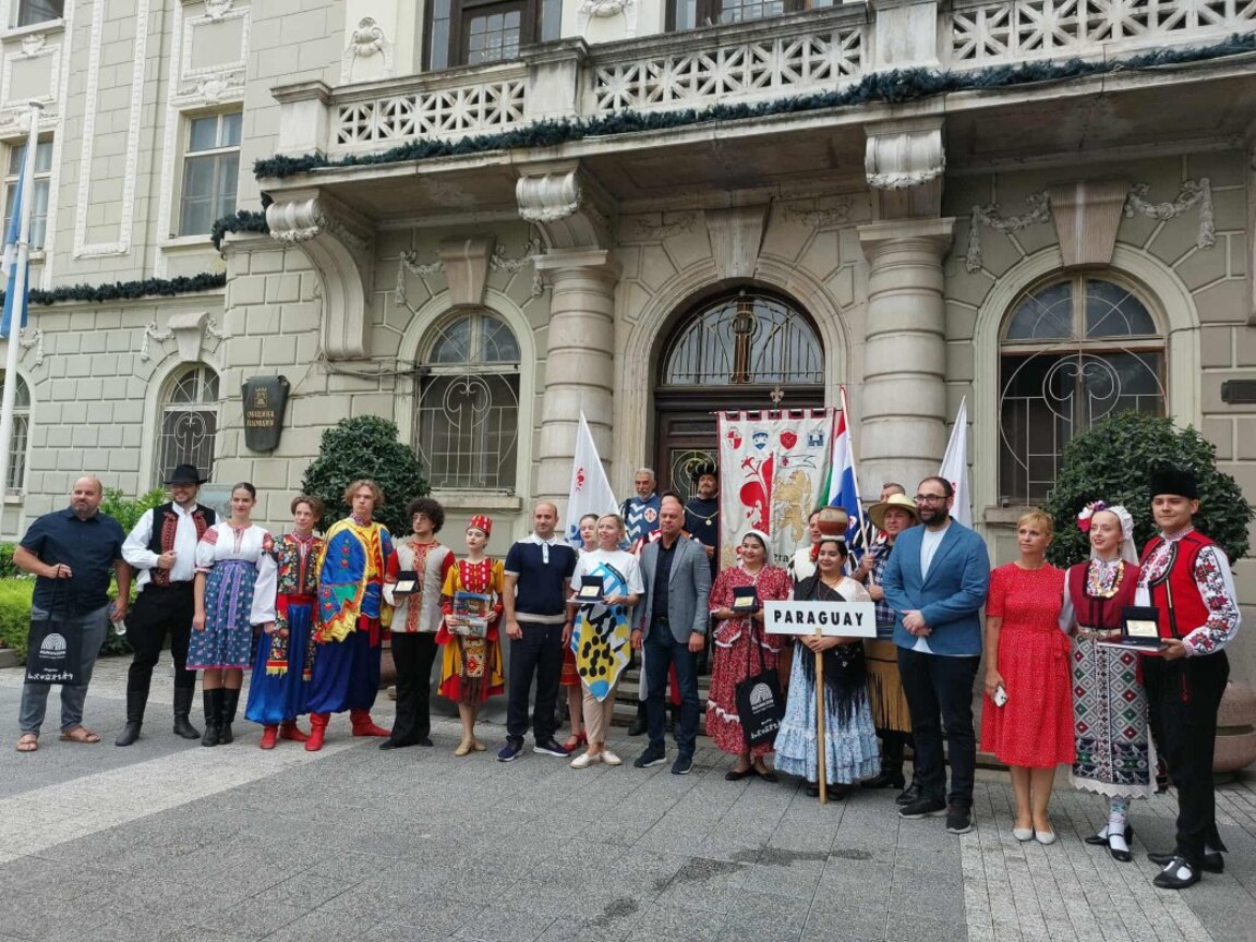 Кметът прие съставите от фолклорния фестивал