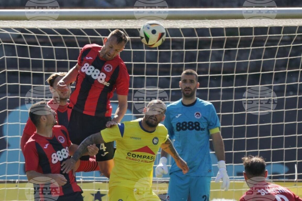 Локомотив (София) - Крумовград завършиха с равенство 0:0