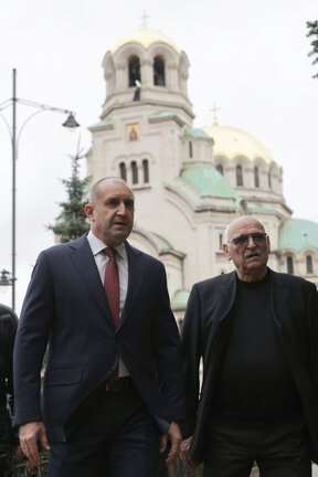 Президентът Радев почете паметта на патриарх Неофит