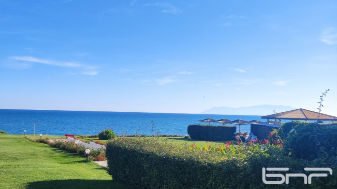 Изглед към залива на Александруполи и остров Самотраки