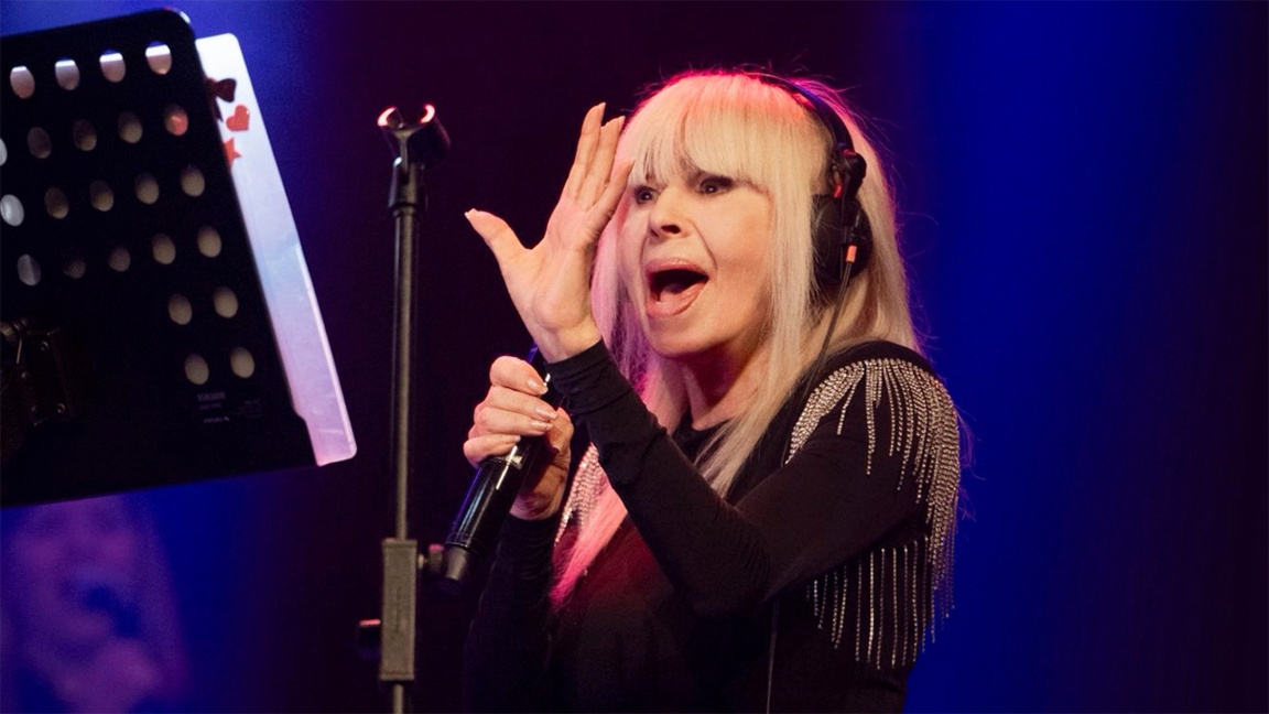 Prima e estradës Lili Ivanova me koncert bamirësie për artistët bullgarë
