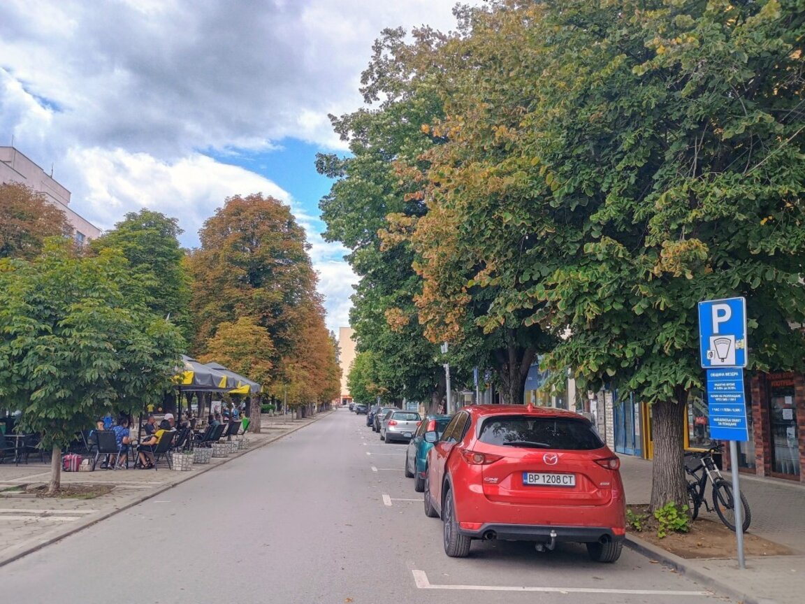 Нови правила за паркиране ще има в централната зона на Мездра