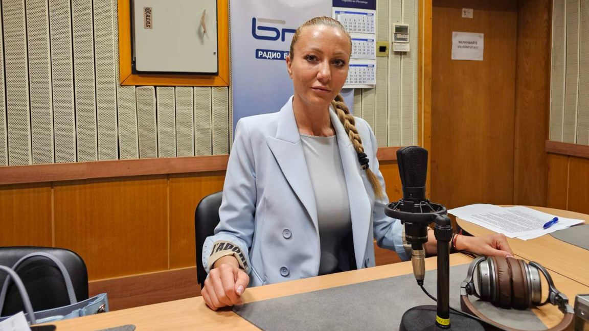 Залата Ризова: Отворете дворовете на училищата