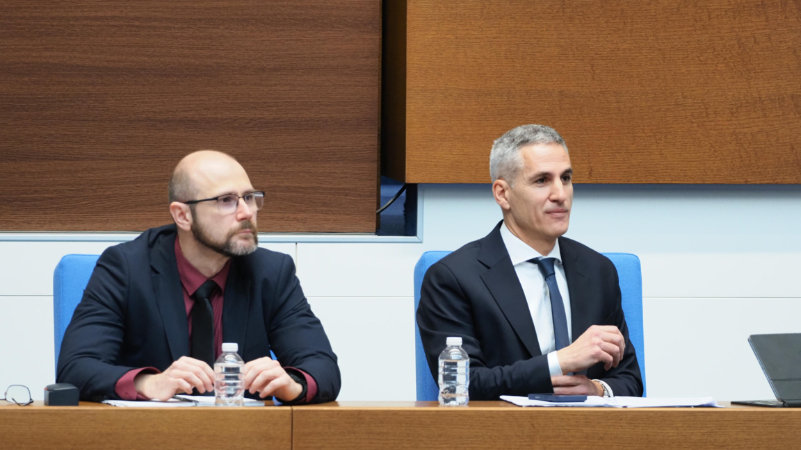 Министърът на правосъдието Андрей Янкулов (вляво) и министър-председателят Андрей Гюров