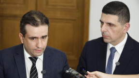 ДБ продължава да настоява президентът да свика КСНС