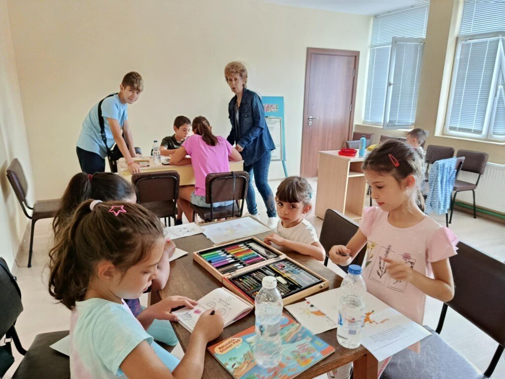 Деца от Мездра почетоха Марк Твен и Антоан дьо Сент-Екзюпери
