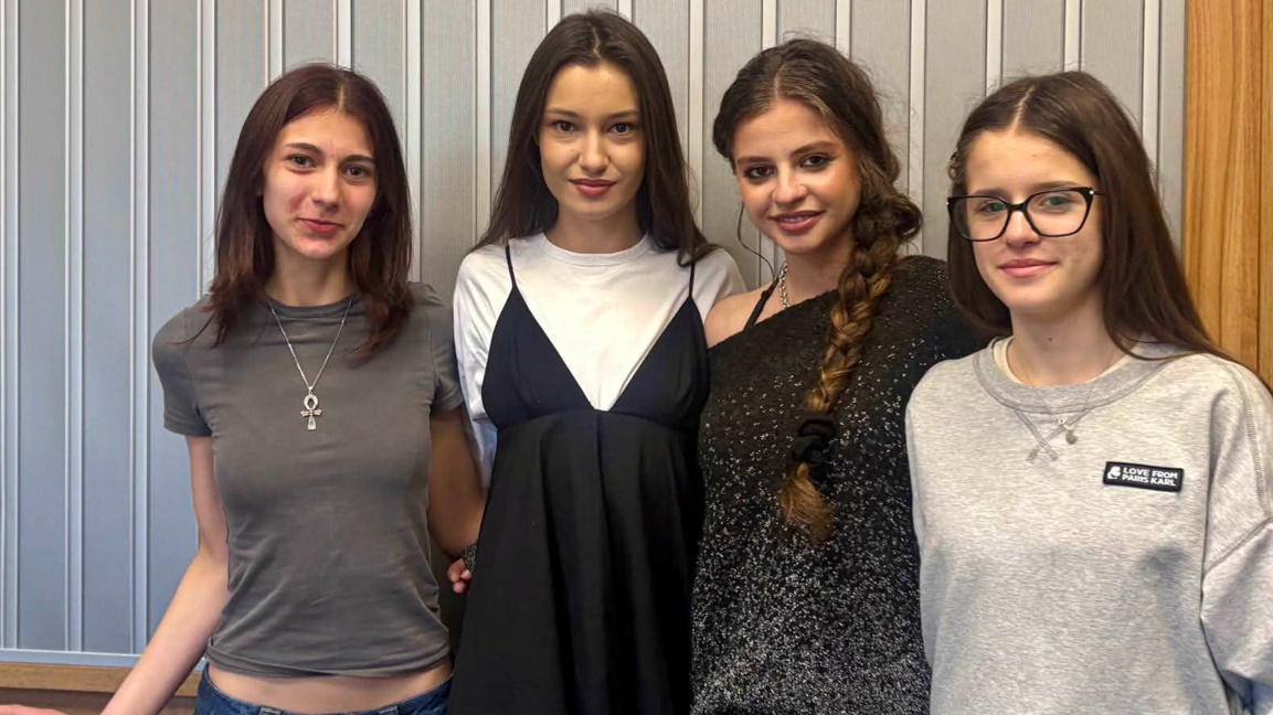 Мина, Боряна Маноилова, София и Луиза