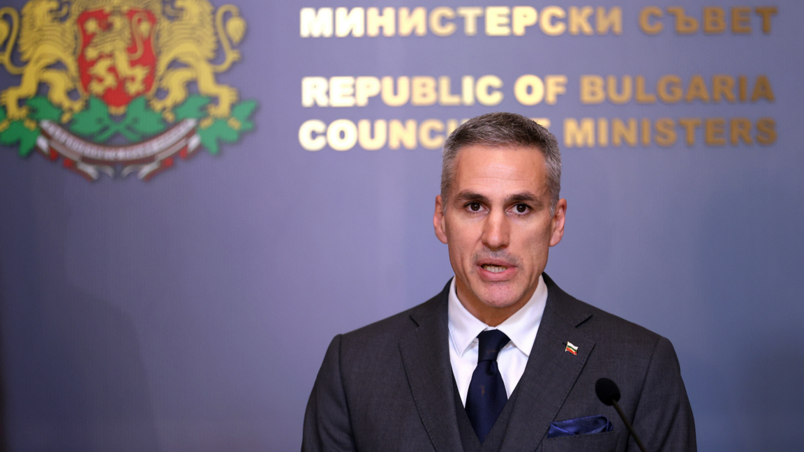 Служебният министър-председател Андрей Гюров на брифинга в МС - 15 април 2026 г.