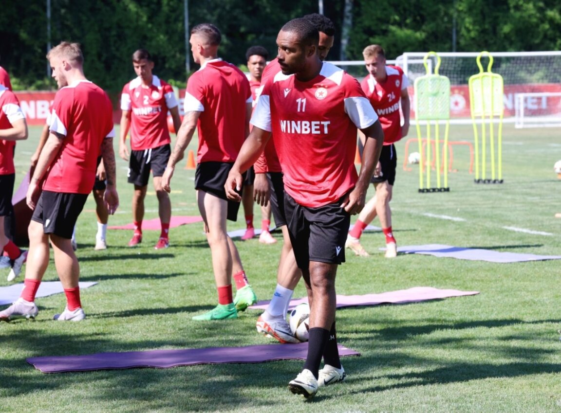 Още не е ясен съперникът на "армейците" в неделя.