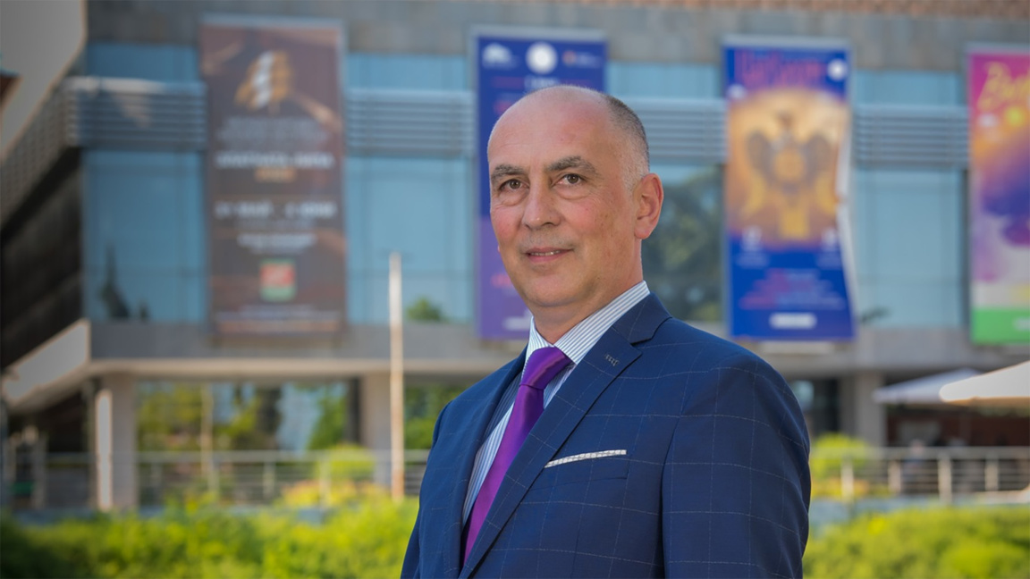 Vladimir Boshnakov prioriza a los jóvenes músicos y la música clásica búlgara