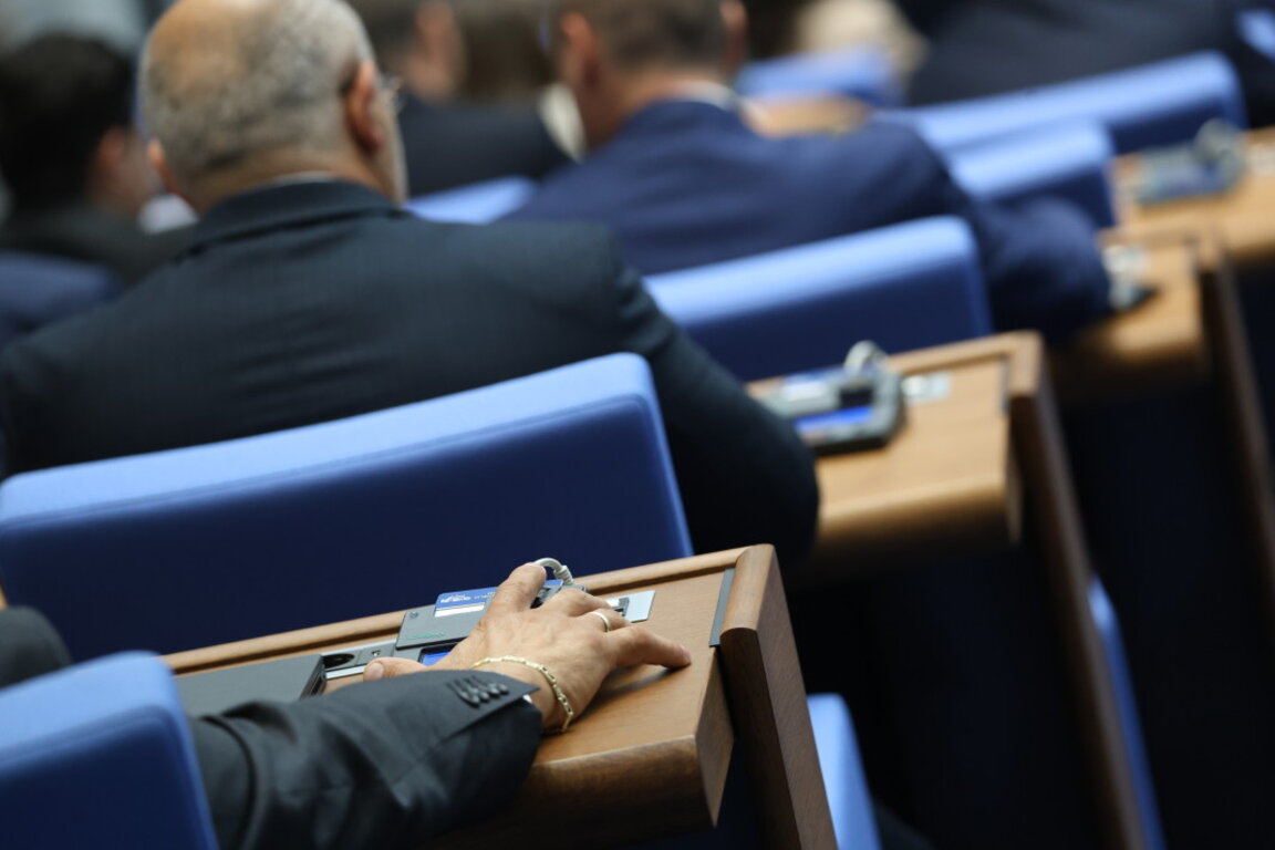 Avroya Geçiş Yasası kabul edildi