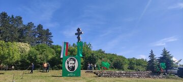 Хиляди почетоха паметта на Ботев на връх Околчица