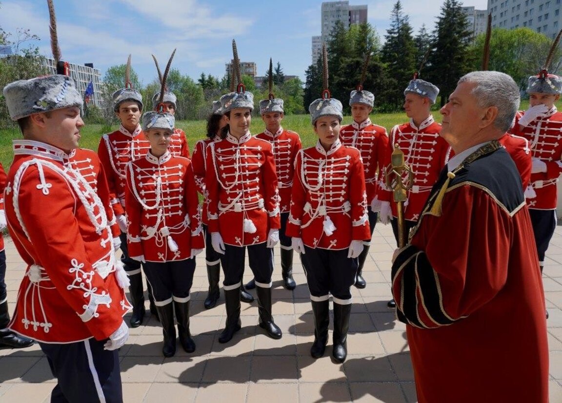 Под патронажа на президента ще осветят знамето на Първия студентски гвардейски отряд в Бургас