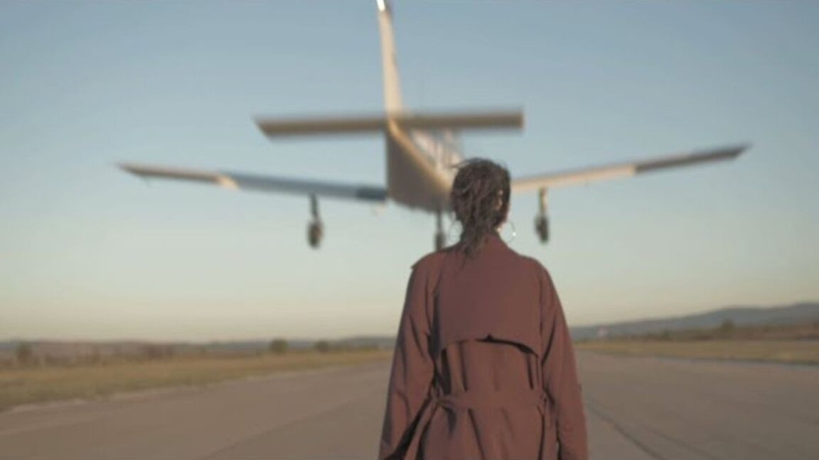 "Бягам" – новият мелодичен проект на IVE и Chaz