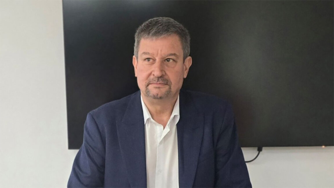 Юлиан Петров