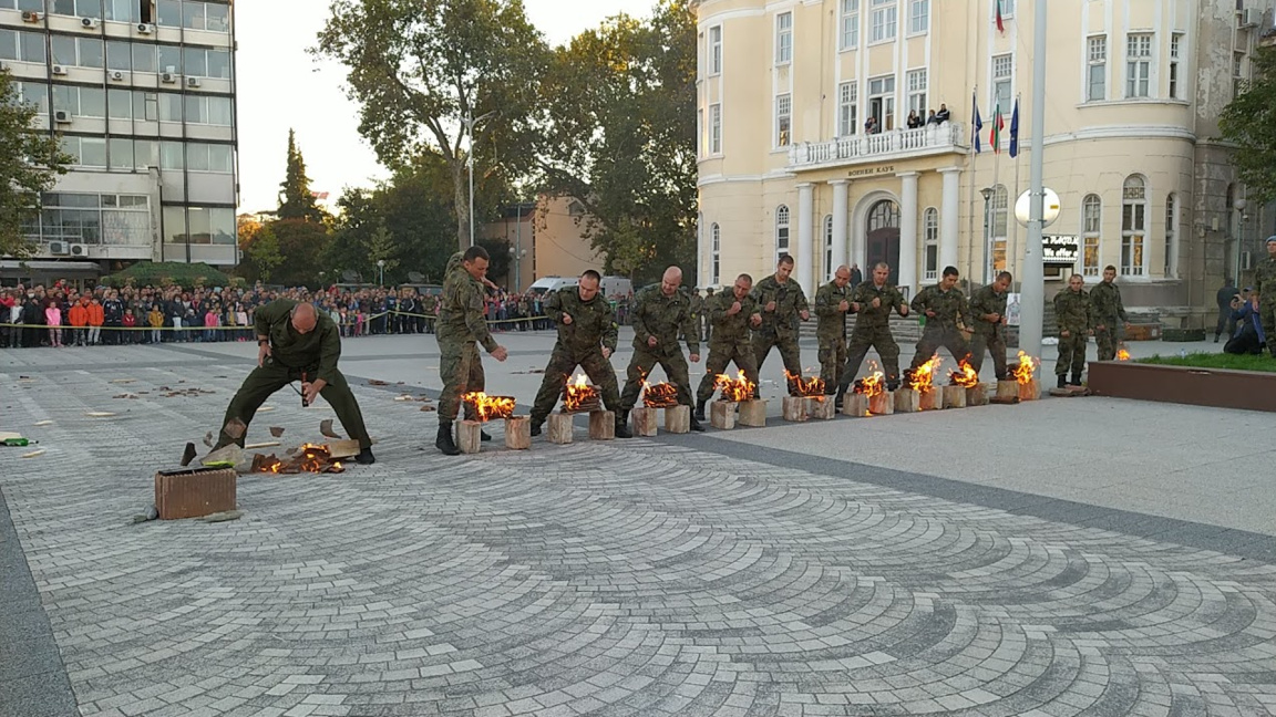 Парашутната бригада отбелязва 83-тата си годишнина