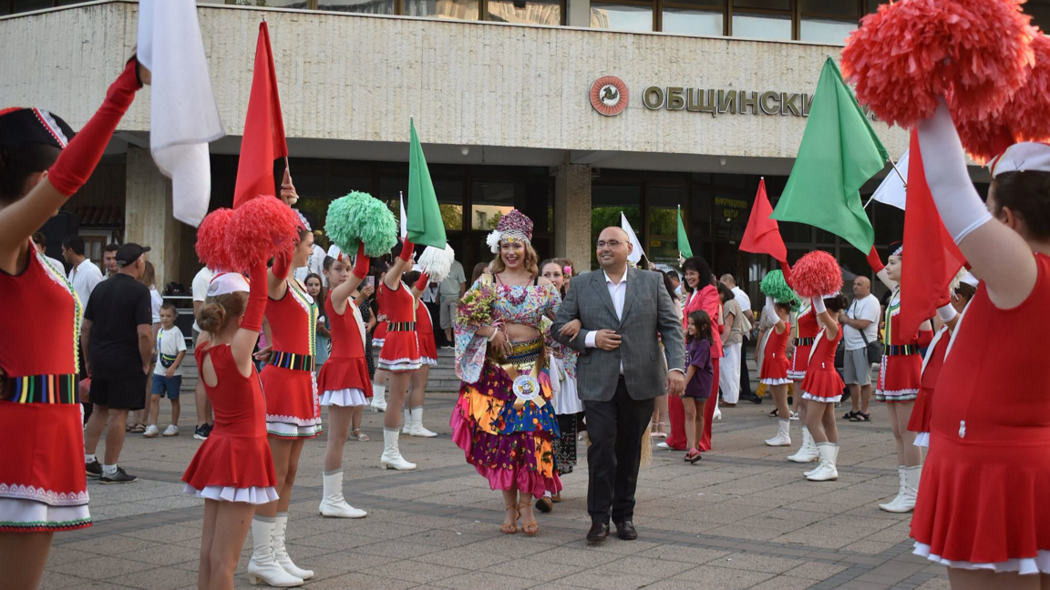 Красавица от Турция стана Кралица на панаира