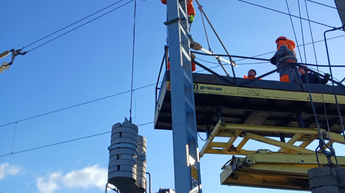 Спрени са влаковете между Гурково и Твърдица