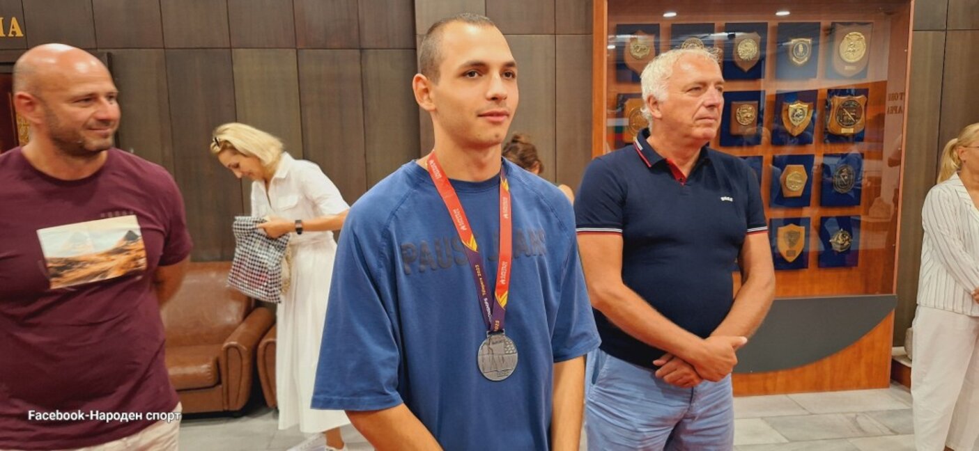 Христиан Касабов получи почетен плакет от Община Варна    (ВИДЕО)