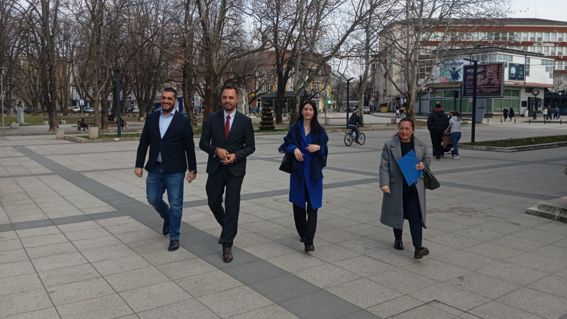 ПП-ДБ регистрира листата си от кандидати...