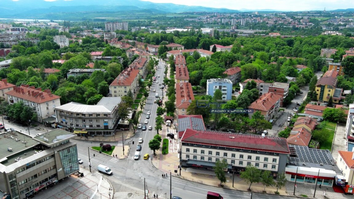Времето в понеделник е слънчево и есенно топло