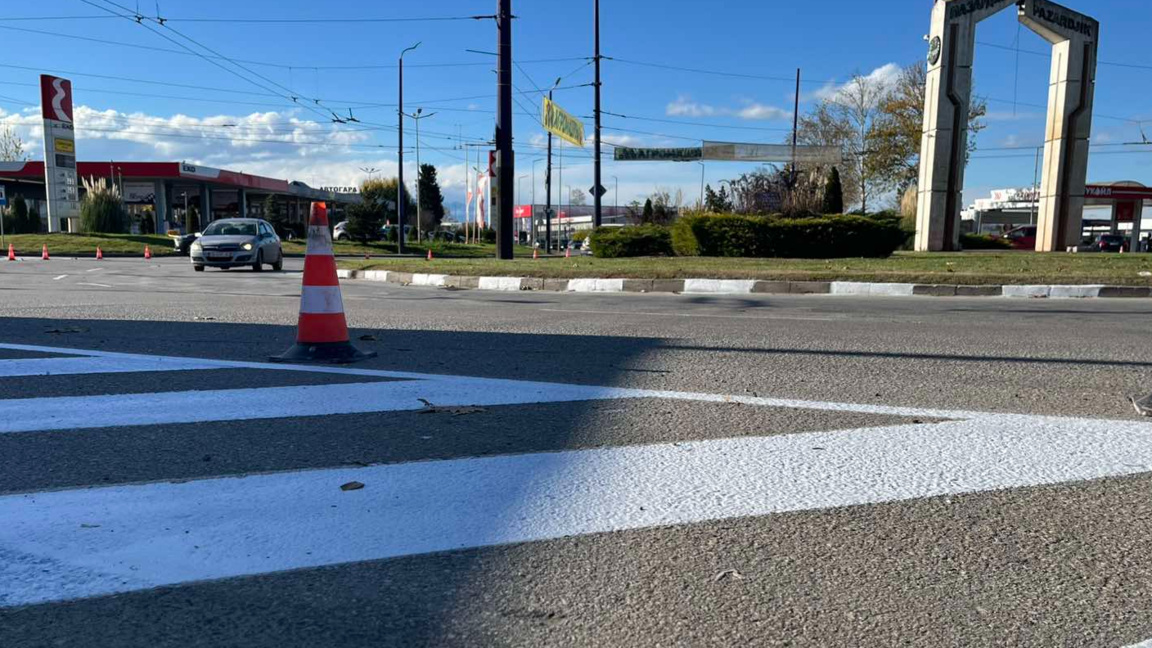 Ремонтират кръговите при моста над река Марица в Пазарджик