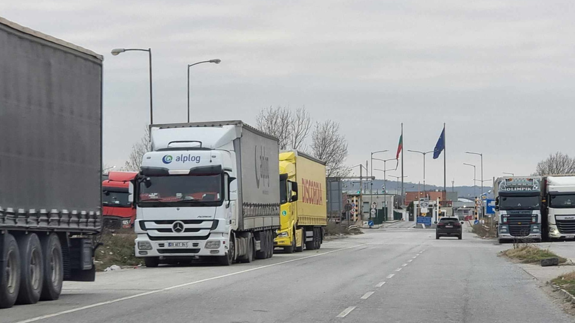 Очень интенсивное движение на КПП «Лесово»