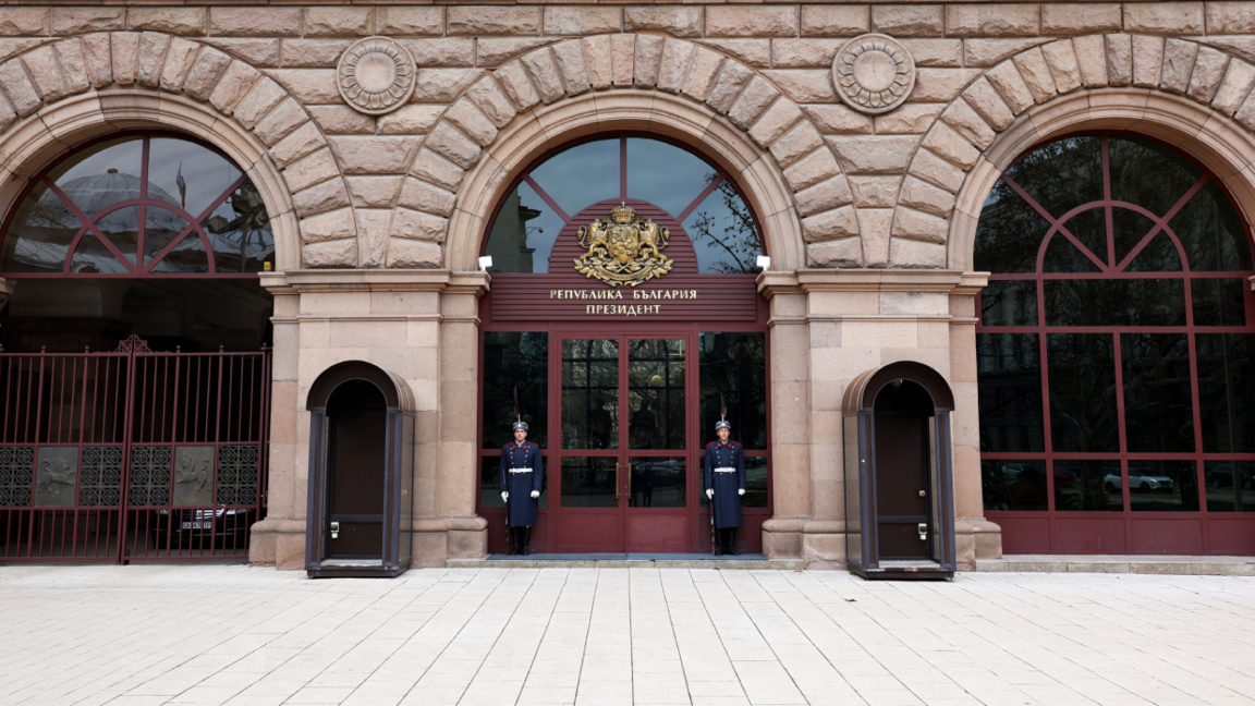 President starts consultations with parliamentary groups for acting PM