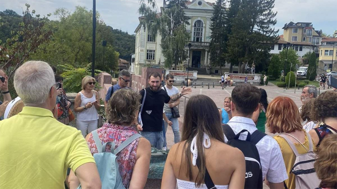 Министерство туризма ужесточит меры против нелегальных гидов