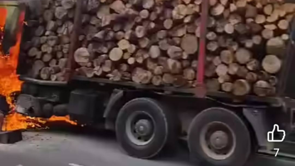 Ограничено е движението по пътя Симитли-Разлог