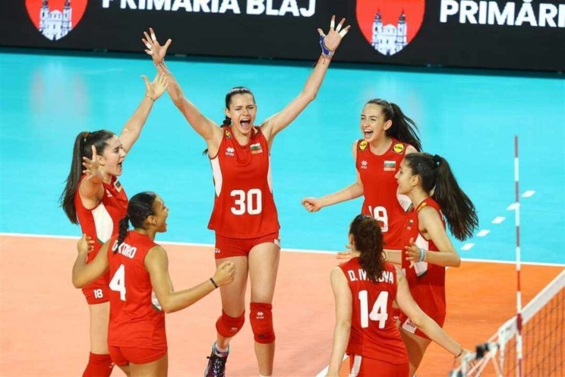 The U-18 national volleyball team of Bulgaria for girls is European champion