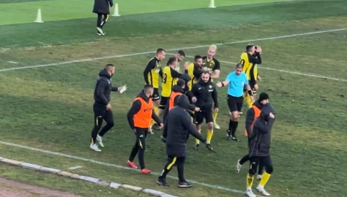 Миньор спечели срещу Етър.