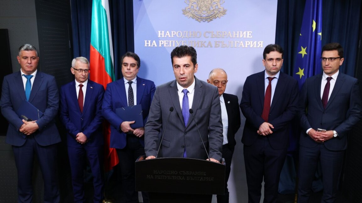 Петков: Борисов да не прехвърля отговорността на другите партии