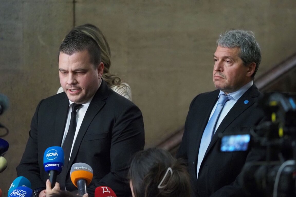 Stanislav Balabanov (stânga) și Toșko Yordanov