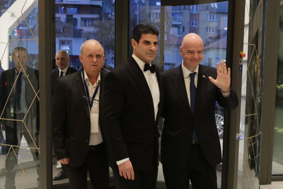 FIFA- und UEFA-Präsidenten würdigen bulgarischen Fußball