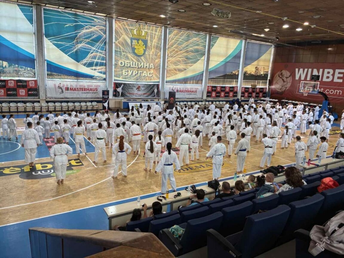 Достойно представяне на бургазлии на Европейското първенство по карате