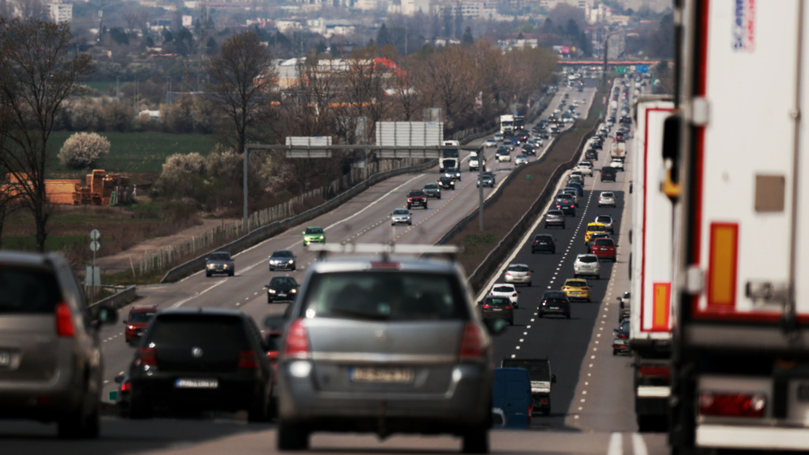 Border crossings operate normally after Easter