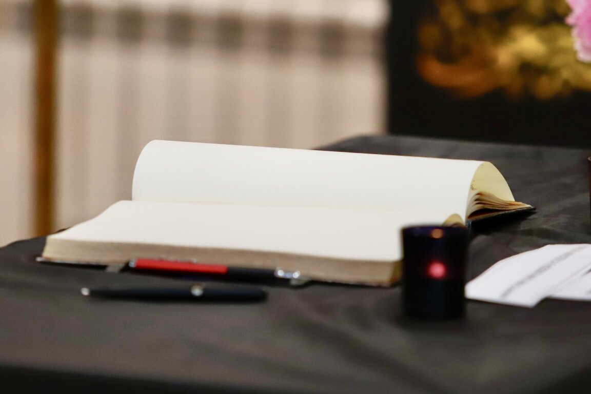 В София отварят специална книга за съболезнования след кончината на папа Франциск