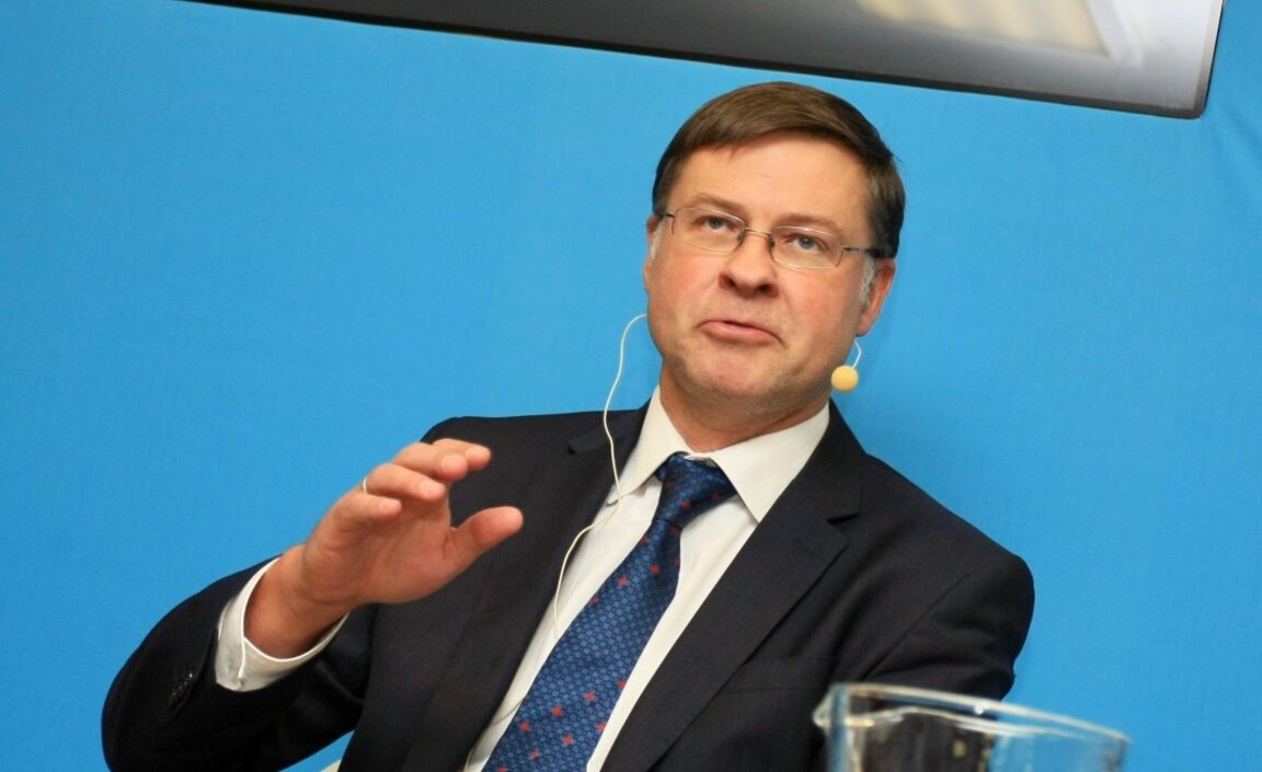 Валдис Домбровскис
