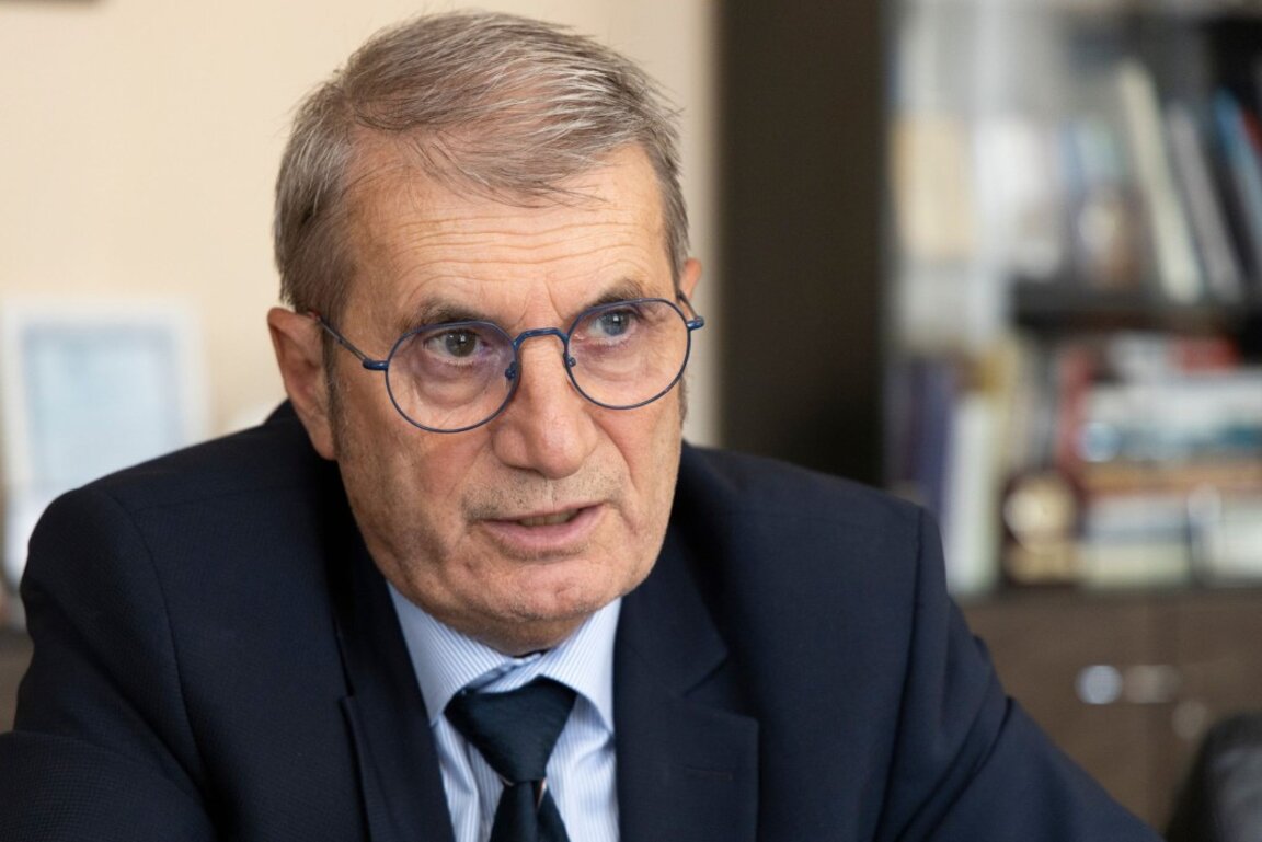 Проф. Христо Хинков - министър на здравеопазването